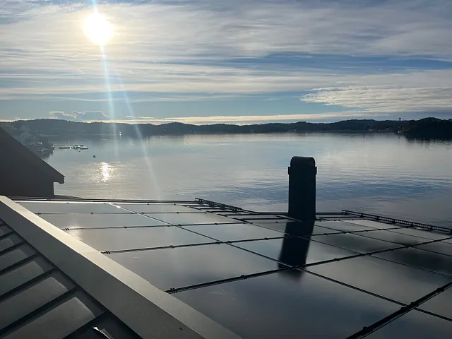Solceller integrert i båndtekking